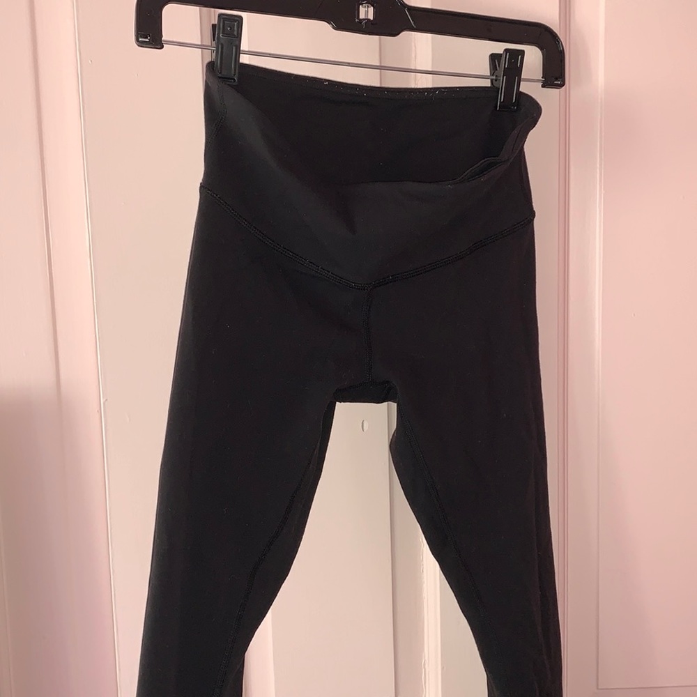 Lululemon Size 4 Wunder Under leggings